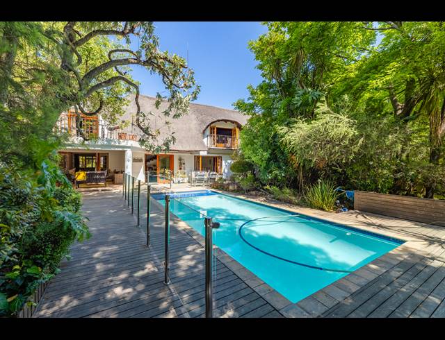 7 BEDROOM HOUSE FOR SALE IN BRYANSTON